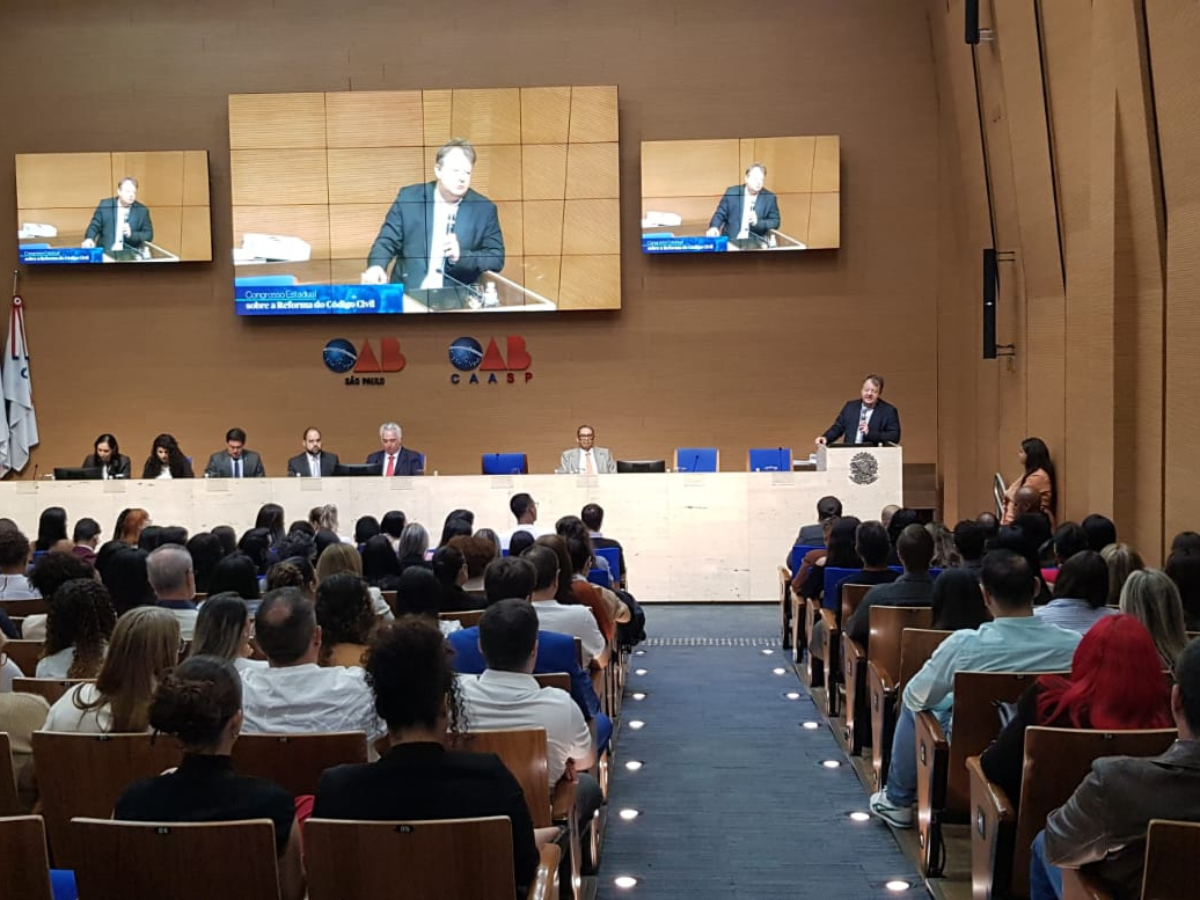 Congresso sobre reforma do Código Civil leva quase mil profissionais e estudantes a auditório da OAB SP