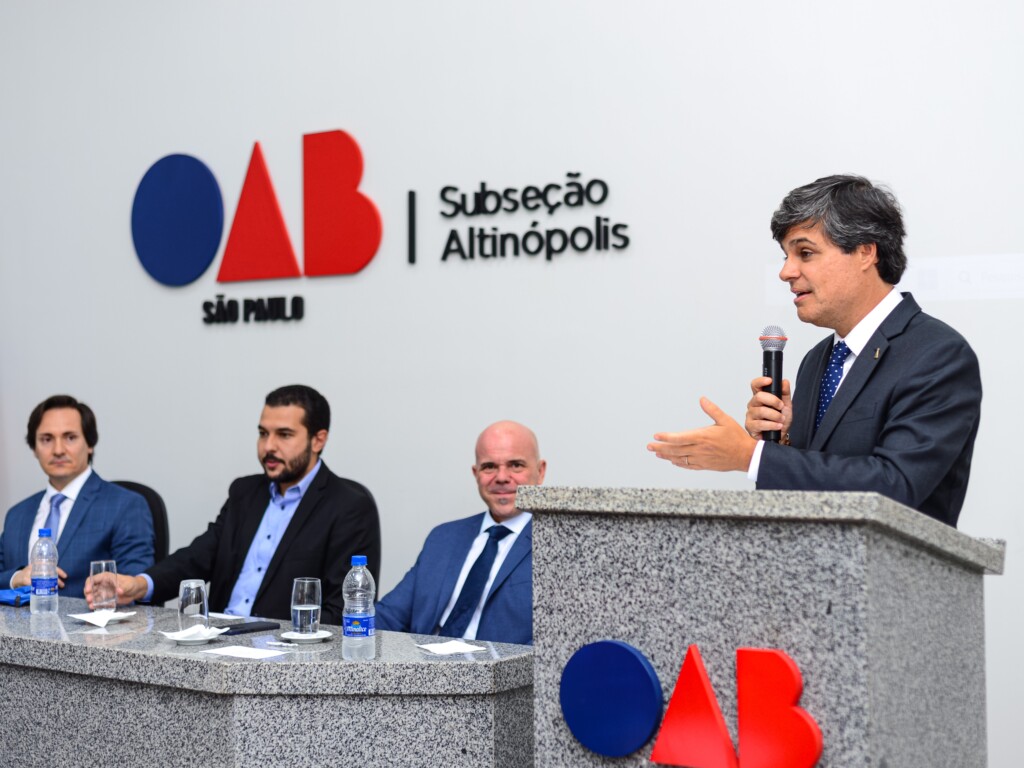 Presidente da OAB SP prestigia evento de posse da nova diretoria da Subseção de Altinópolis