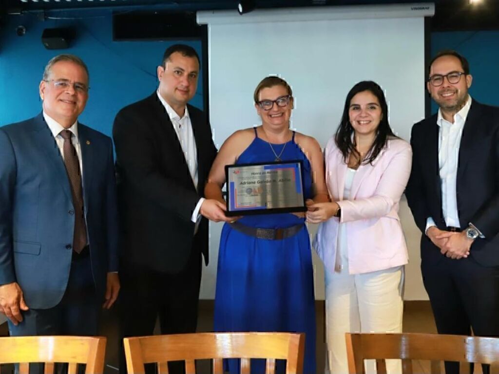 Adriana Galvão recebe homenagem do Conselho Federal da OAB e da Concad