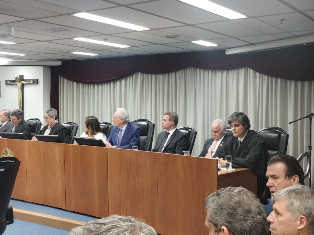 Leonardo Sica representa Conselho Federal da OAB em solenidade de posse de novos desembargadores no TRF3